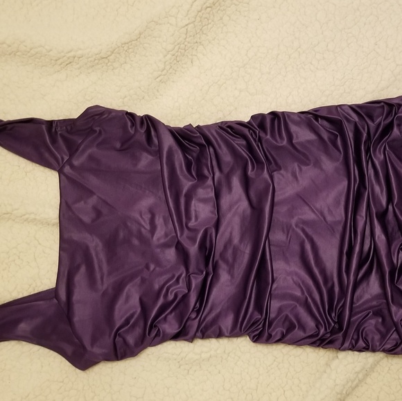 Dress - Picture 1 of 3